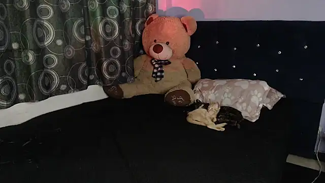 Snapshot of ANGELIQUE_KLANE chatting on March 26, 2026, 12:44 pm ANGELIQUE KLANE online show from March 26, 2026, 12:44 pm