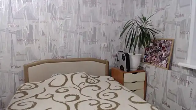 GinaQSoul online show from September 10, 2025, 4:29 pm