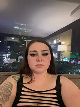 Snapshot of Kira_tattoo chatting on February 26, 2025, 5:09 am Kira tattoo online show from February 26, 2025, 5:09 am