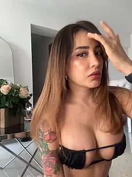 CATALINA RESTREPO online show from December 18, 2024, 6:46 pm