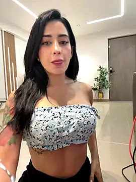 CATALINA RESTREPO online show from October 6, 2025, 1:25 am