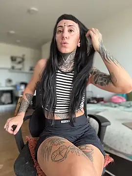 samisamsx online show from October 10, 2025, 3:44 pm