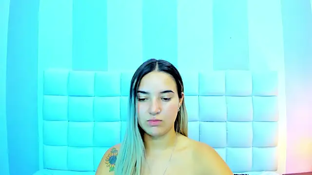 teresasroom  online show from February 4, 2025, 9:10 pm