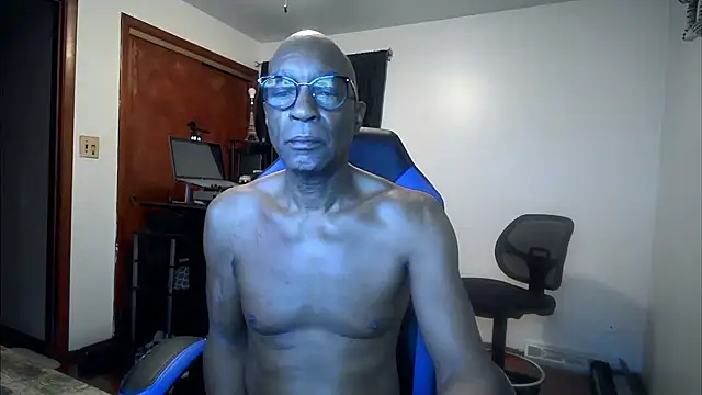 longdick4you8686 online show from October 23, 2025, 10:47 am