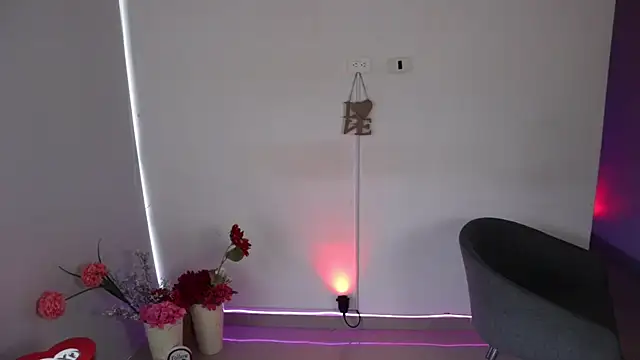  Vahos  online show from February 15, 2025, 10:10 pm