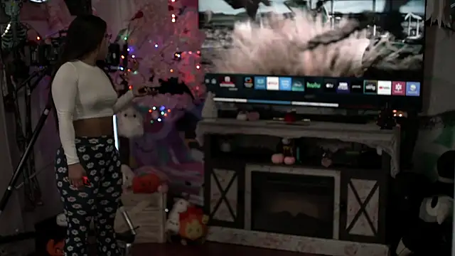 Nikki Torres online show from September 24, 2025, 12:36 am