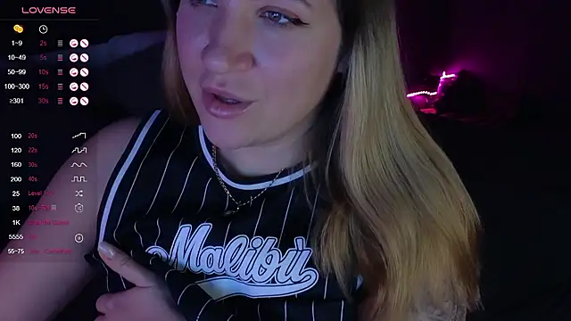 Snapshot of Fairy__Sofia chatting on December 5, 2024, 8:33 am Fairy Sofia online show from December 5, 2024, 8:33 am