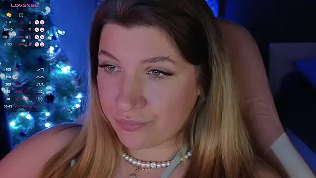 Snapshot of Fairy__Sofia chatting on December 20, 2024, 11:00 am Fairy Sofia online show from December 20, 2024, 11:00 am