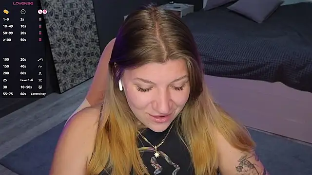 Snapshot of Fairy__Sofia chatting on February 17, 2025, 8:19 am Fairy Sofia online show from February 17, 2025, 8:19 am