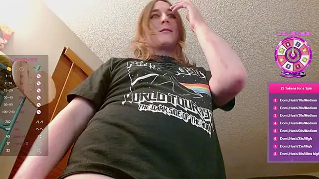 Snapshot of luluvaladon chatting on January 11, 2025, 3:44 am luluvaladon online show from January 11, 2025, 3:44 am