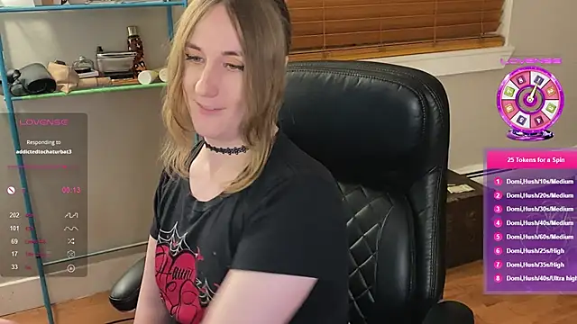 Snapshot of luluvaladon chatting on January 23, 2025, 6:06 am luluvaladon online show from January 23, 2025, 6:06 am