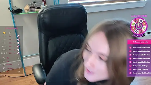 Snapshot of luluvaladon chatting on February 22, 2025, 8:53 pm luluvaladon online show from February 22, 2025, 8:53 pm