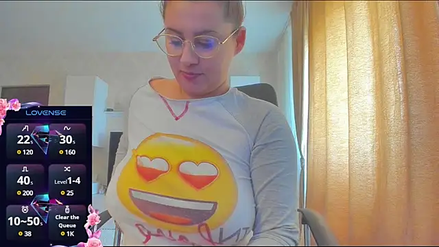 hot evil queen online show from March 12, 2025, 8:19 am