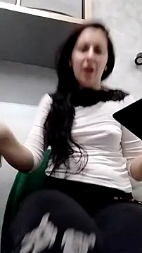 lolyforyou online show from February 12, 2026, 1:50 pm