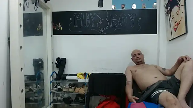 Snapshot of Meloncillo_And_BabyLiss chatting on January 30, 2025, 4:48 am Meloncillo And BabyLiss online show from January 30, 2025, 4:48 am