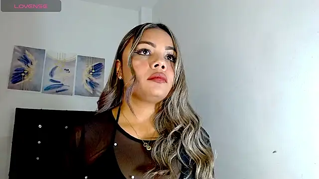 Snapshot of Kylie_loveee chatting on July 13, 2026, 10:23 pm Kylie loveee online show from July 13, 2026, 10:23 pm