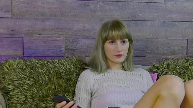 SiennaShapiro online show from September 18, 2025, 7:38 pm