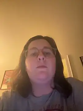 Snapshot of Luce127 chatting on November 8, 2025, 11:36 pm Luce127 online show from November 8, 2025, 11:36 pm