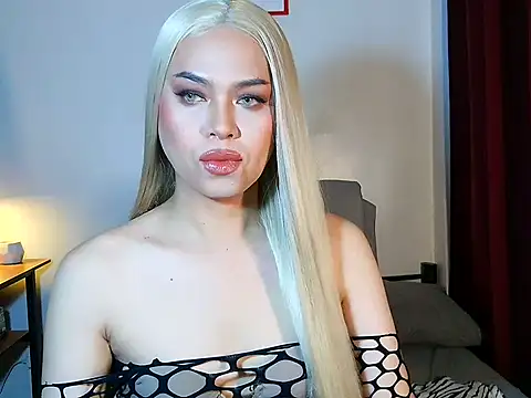 MistressLuna1 online show from April 28, 2026, 6:13 pm