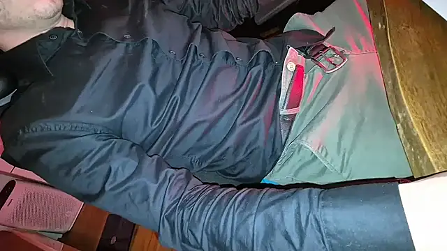 Snapshot of -luckybong- chatting on January 13, 2025, 5:02 pm -luckybong- online show from January 13, 2025, 5:02 pm