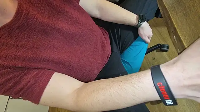 Snapshot of -luckybong- chatting on March 2, 2026, 11:17 am -luckybong- online show from March 2, 2026, 11:17 am