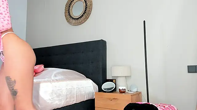 mazekyn online show from March 18, 2025, 5:10 pm