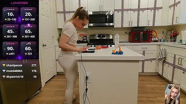 Blondiewithanass online show from January 17, 2026, 3:28 pm