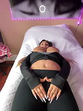 LittleMissEeve online show from February 26, 2025, 6:21 pm