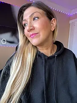 LittleMissEeve online show from February 27, 2025, 4:32 pm