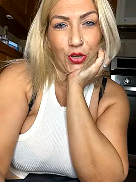 LittleMissEeve online show from September 13, 2025, 3:17 am