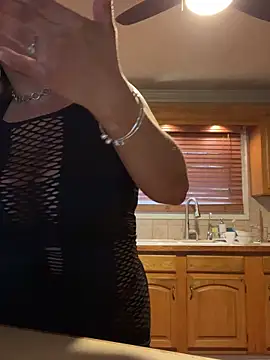 LittleMissEeve online show from November 22, 2025, 9:36 pm