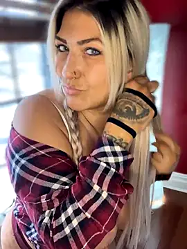 LittleMissEeve online show from December 1, 2025, 9:31 pm