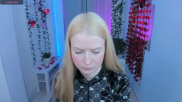 Laly Peach online show from February 25, 2026, 11:31 am