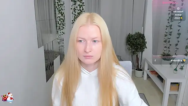 Snapshot of Laly_Peach chatting on July 21, 2026, 12:07 pm Laly Peach online show from July 21, 2026, 12:07 pm