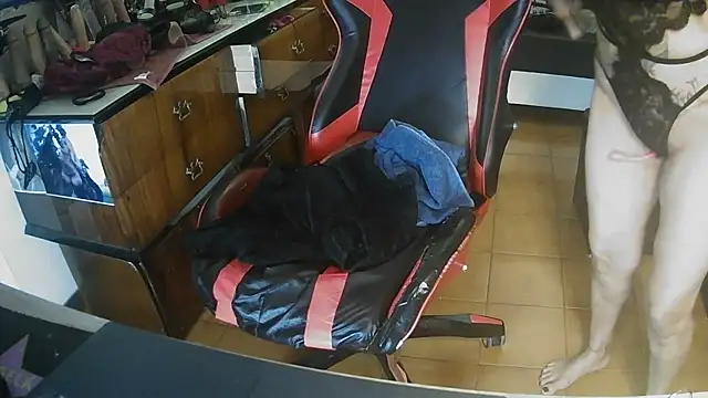 cinquantaxxx online show from February 18, 2026, 5:36 am