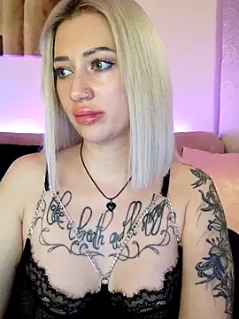 Snapshot of Fuck-Gina chatting on February 8, 2026, 7:28 pm Fuck-Gina online show from February 8, 2026, 7:28 pm