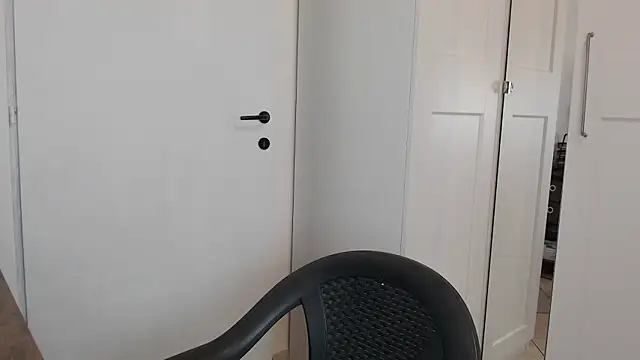 nicole 98 online show from January 27, 2025, 9:44 am