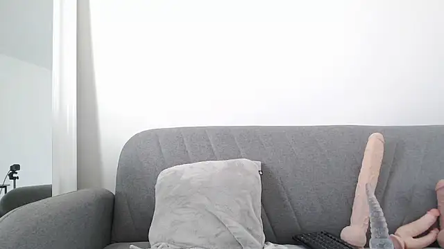 nicole 98 online show from October 8, 2025, 8:23 am