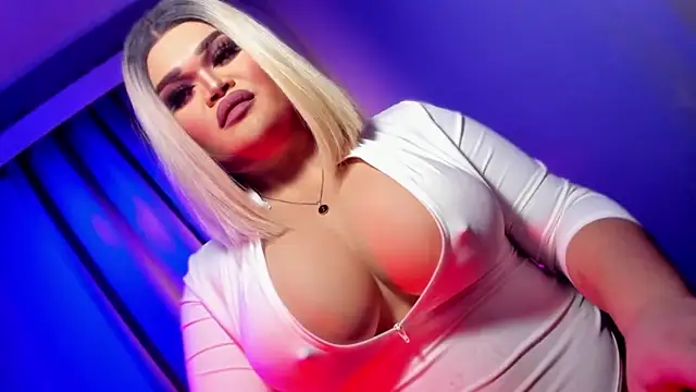 KarolinaThompson online show from March 22, 2025, 12:14 pm