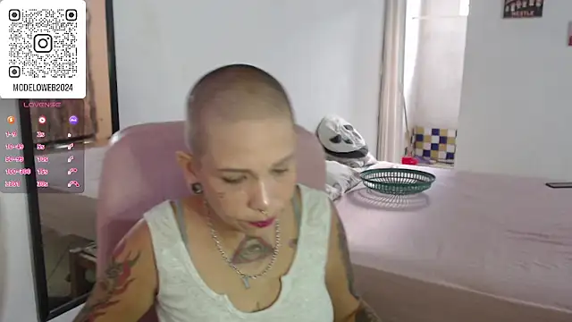 moon cat85 online show from March 16, 2025, 4:56 pm