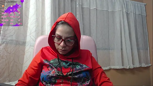 Snapshot of moon_cat85 chatting on June 22, 2026, 12:02 pm moon cat85 online show from June 22, 2026, 12:02 pm