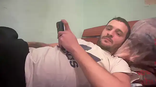 Snapshot of AlexandruUK chatting on March 11, 2025, 2:51 pm AlexandruUK online show from March 11, 2025, 2:51 pm