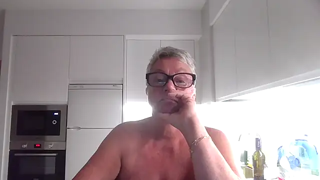 GrannyChrissy68 online show from October 10, 2025, 8:52 pm