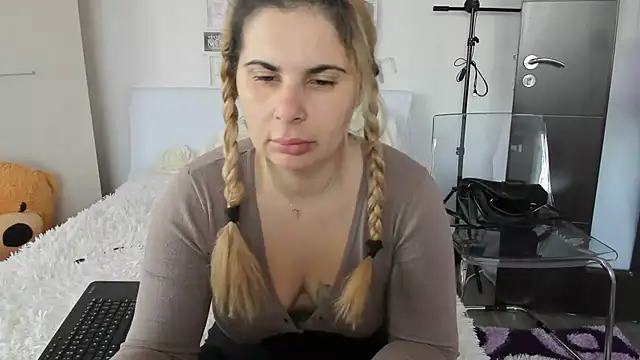 sweetemy4u online show from January 9, 2025, 8:03 am