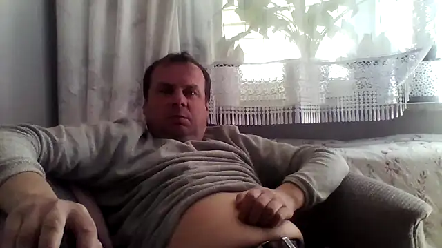 grzes19763 online show from April 30, 2026, 9:59 am