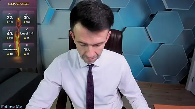 Snapshot of SteveTiger chatting on November 20, 2025, 12:49 pm SteveTiger online show from November 20, 2025, 12:49 pm