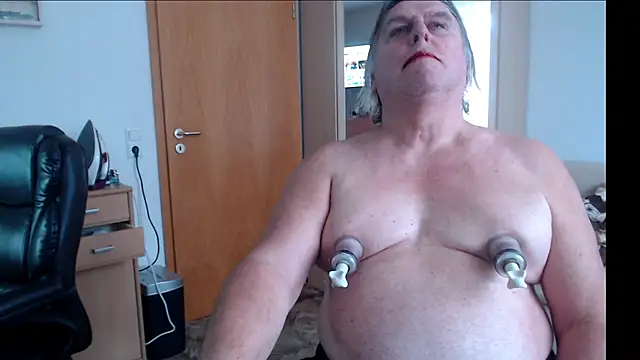 Snapshot of Sissygera chatting on December 15, 2024, 10:50 am Sissygera online show from December 15, 2024, 10:50 am