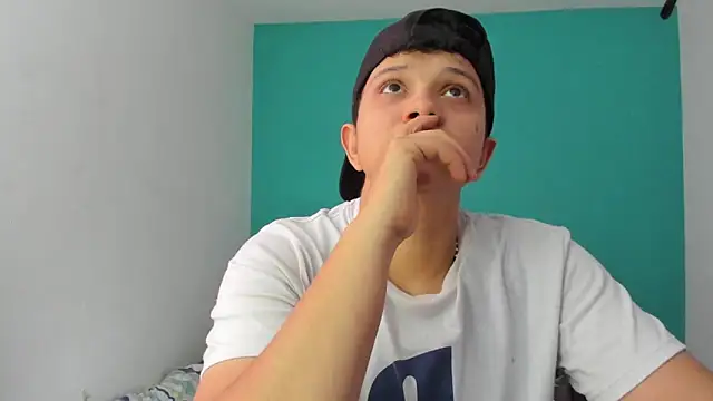 alex-queen- online show from November 1, 2025, 6:54 pm