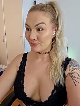 NastyMilf  online show from February 28, 2025, 12:09 pm