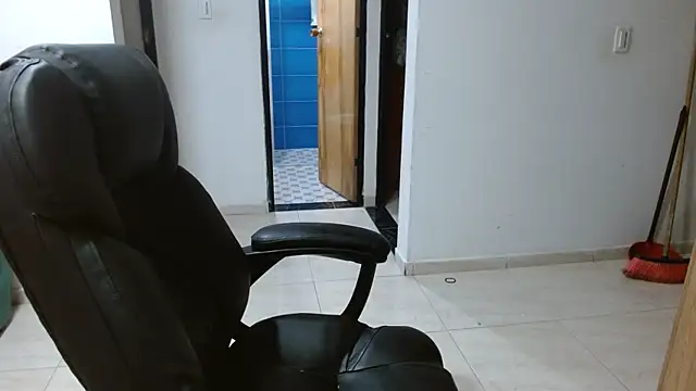 Snapshot of Ixchel_Anaid chatting on March 27, 2026, 12:05 pm Ixchel Anaid online show from March 27, 2026, 12:05 pm